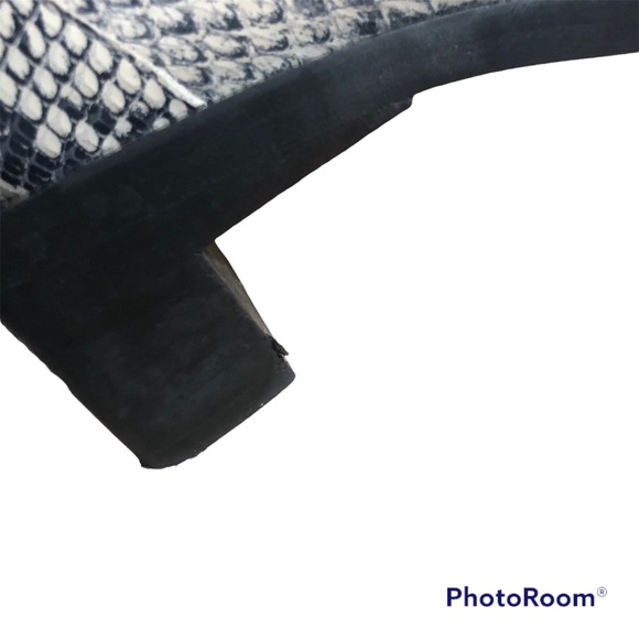 Zara off white square toe leather snakeskin print ankle boots - Picture 7 of 8